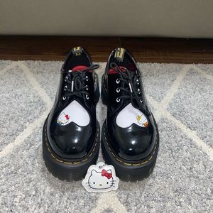 Dr. Martens Hello Kitty 1461 Quad